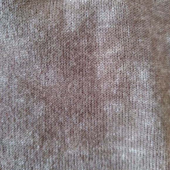 Sweater with hood - Picture 9 of 14